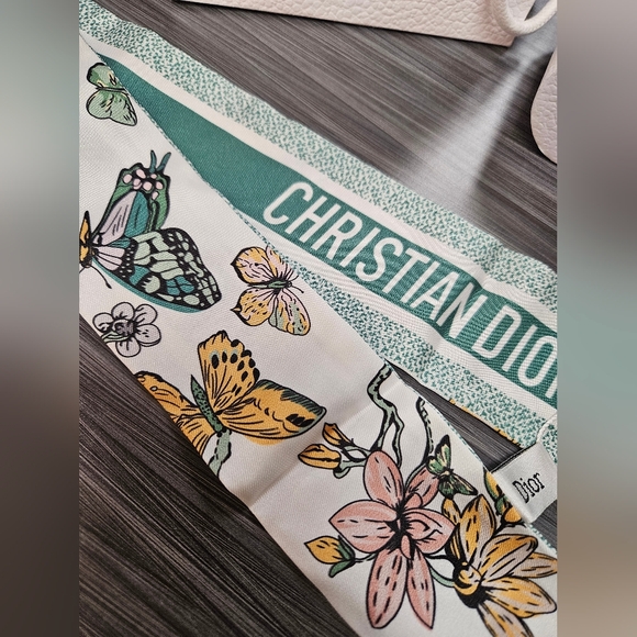 LAST 1 ❗️NEW Dior Floral Neck Bag Scarf - CD Parfume Line | Green Butterfly - Picture 3 of 10